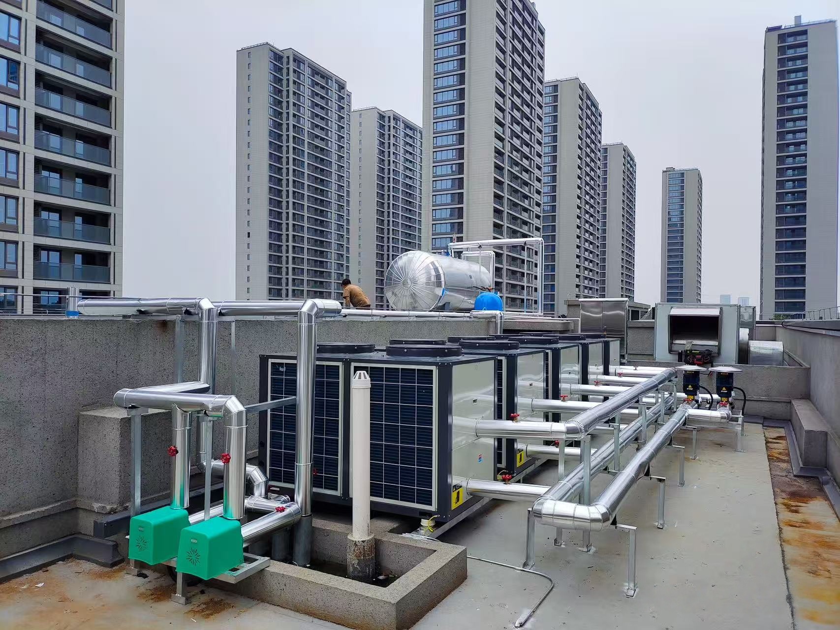 Fluctuațiile internaționale de energie s-au intensificat, iar pompele de căldură cu două surse oferă conservarea energiei, stabilitate, reducerea costurilor și îmbunătățirea eficienței. Fluctuațiile internaționale de energie s-au intensificat, iar pompele de căldură cu două surse oferă conservarea energiei, stabilitate, reducerea costurilor și îmbunătățirea eficienței.